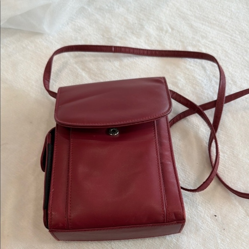 Buxton Burgundy Leather Crossbody/Bag/Wallet